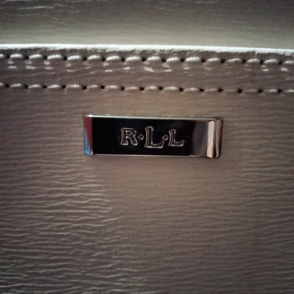 Ralph Lauren cross body bag. - Picture 3 of 6